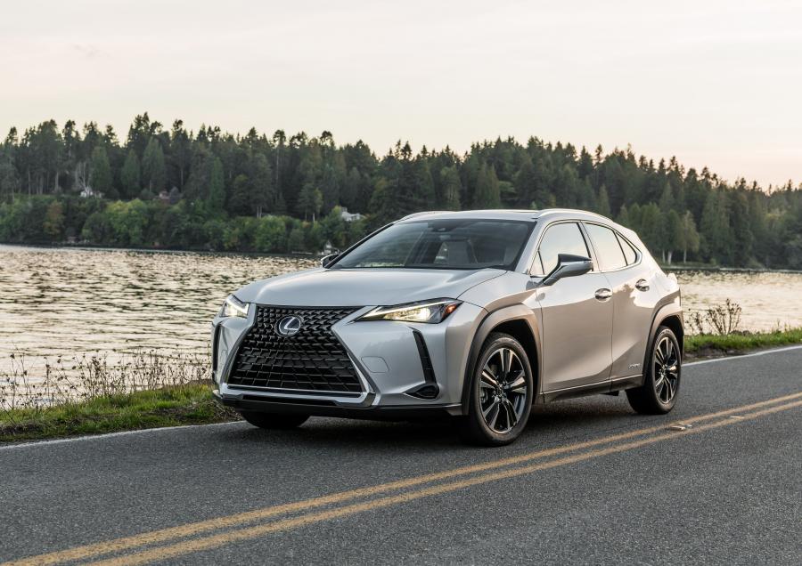   Lexus UX250h 2018 года  (NA) (фото 32 из 40)